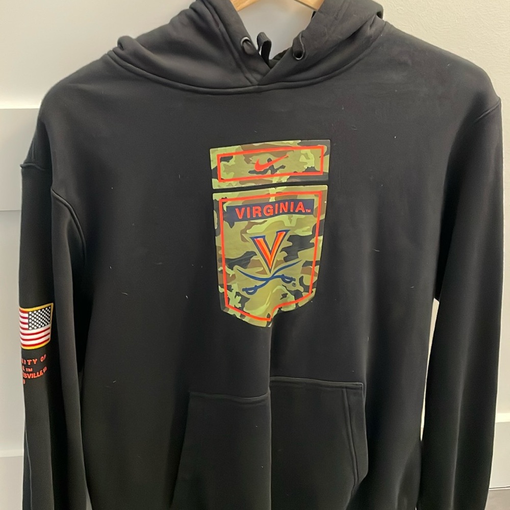 NWOT UVA size Large Nike black sweatshirt